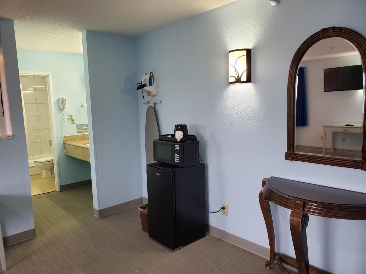 Coastal Inn & Suites ウィルミントン エクステリア 写真