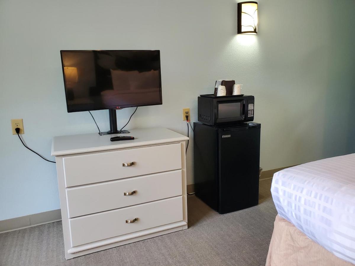 Coastal Inn & Suites ウィルミントン エクステリア 写真