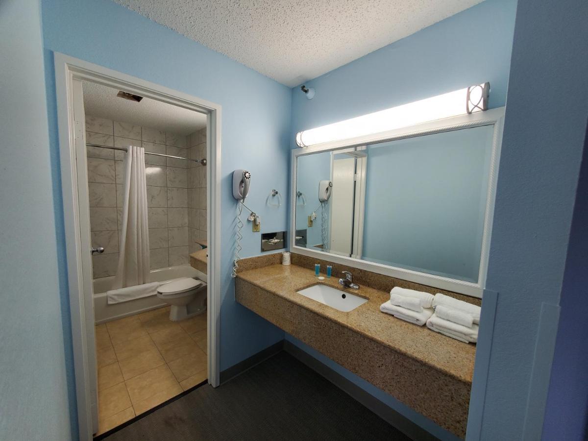 Coastal Inn & Suites ウィルミントン エクステリア 写真