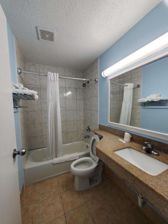 Coastal Inn & Suites ウィルミントン エクステリア 写真