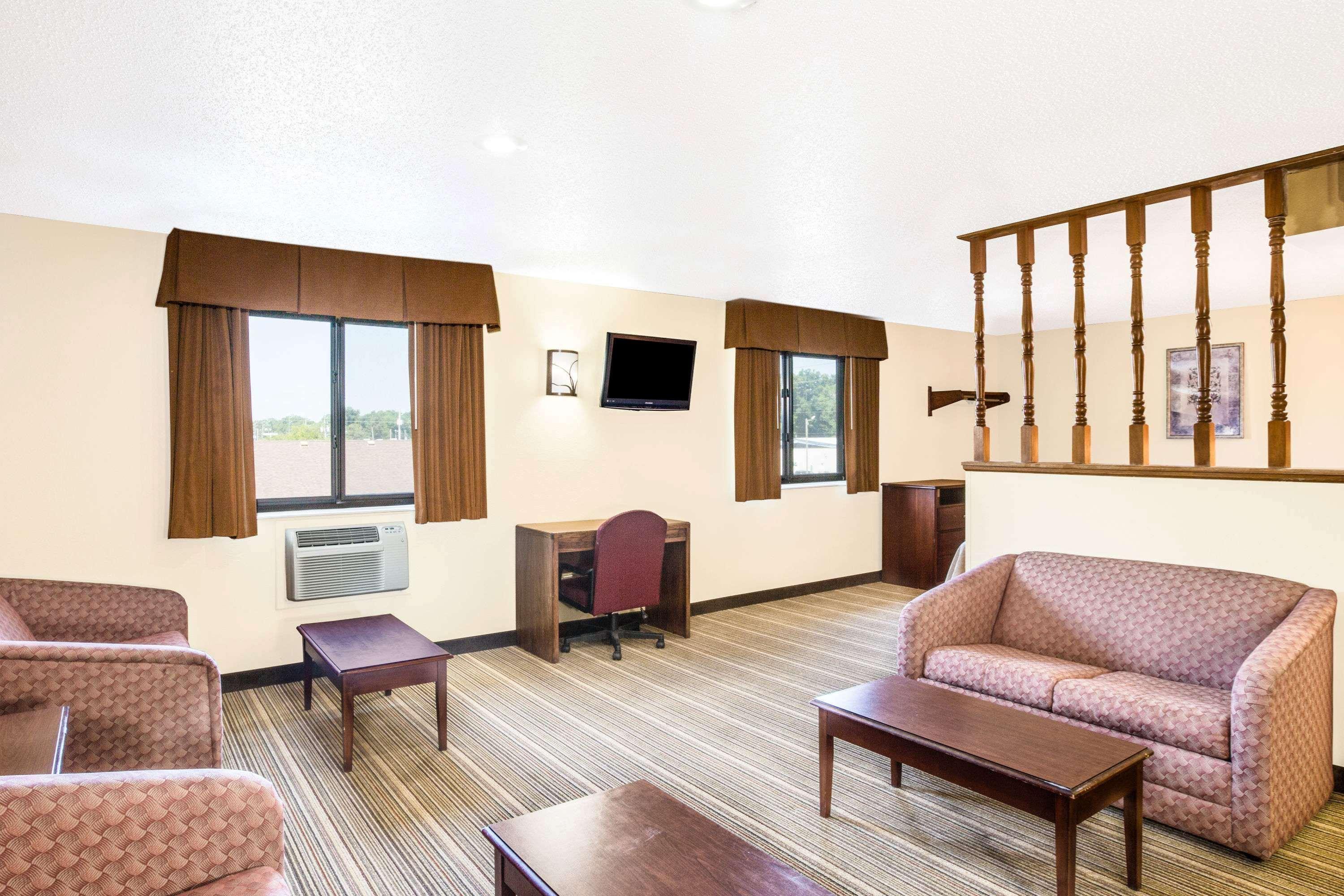 Coastal Inn & Suites ウィルミントン エクステリア 写真